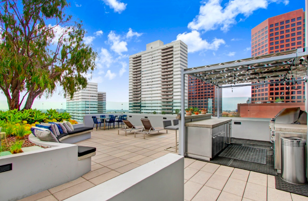 Los Angeles Condo: 1168 S Barrington Ave