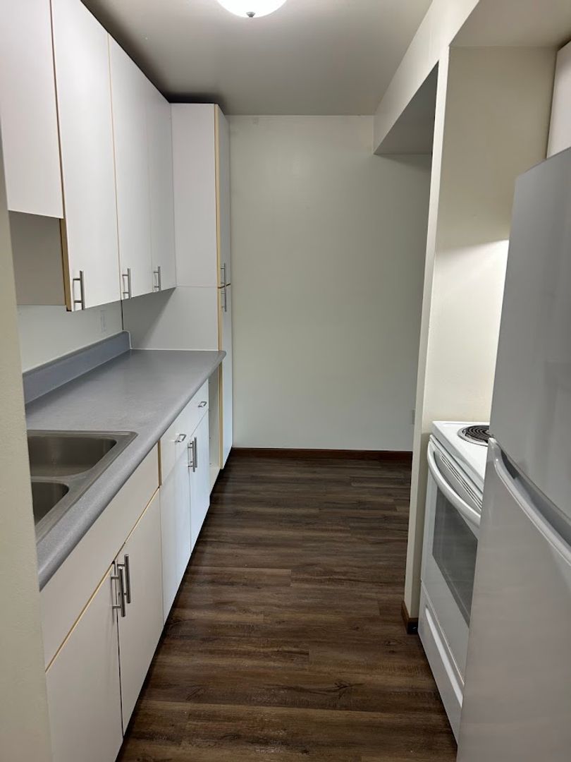 Madison Apartment: 1001 GILBERT Rd