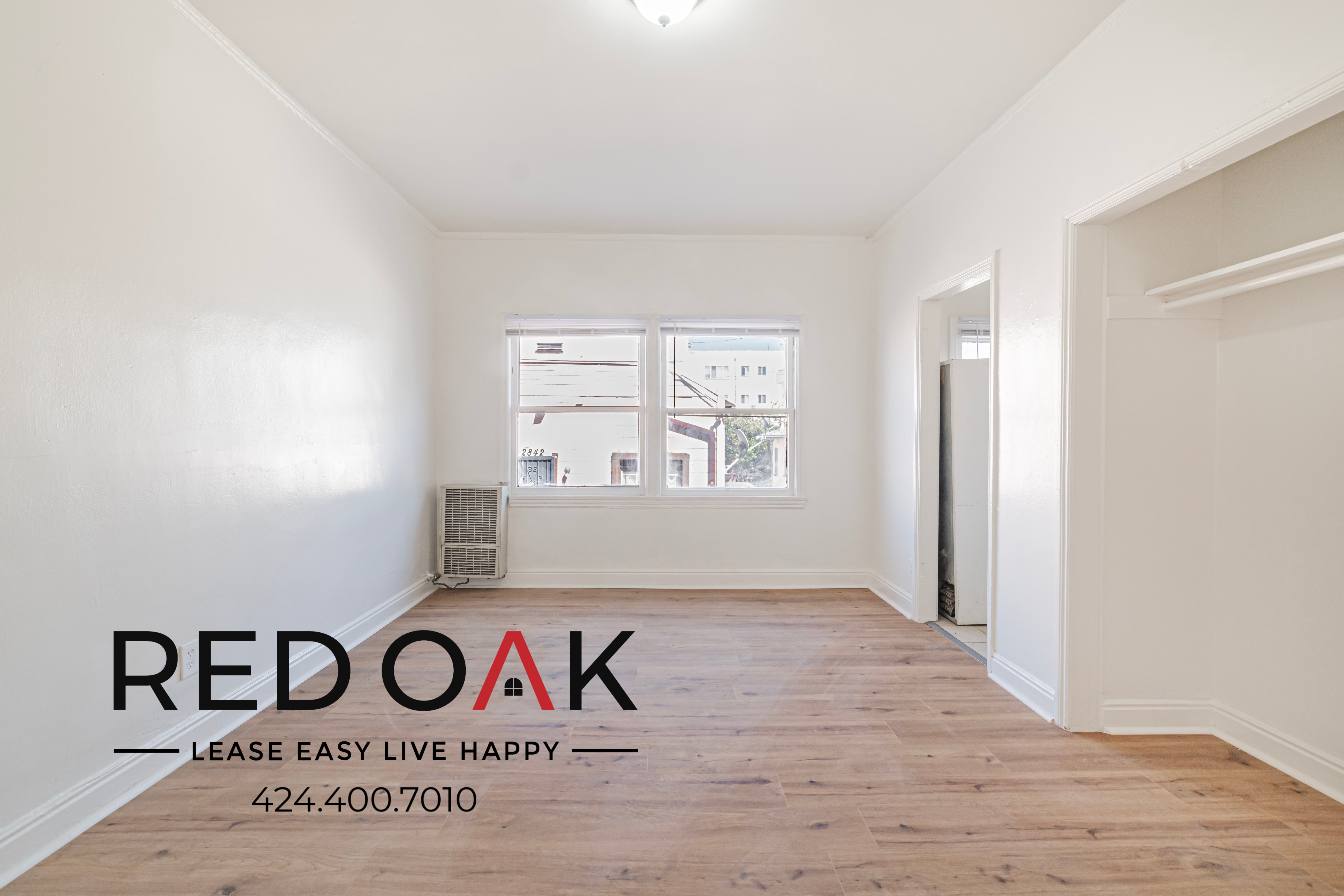 Los Angeles Condo: 2850 Leeward Ave