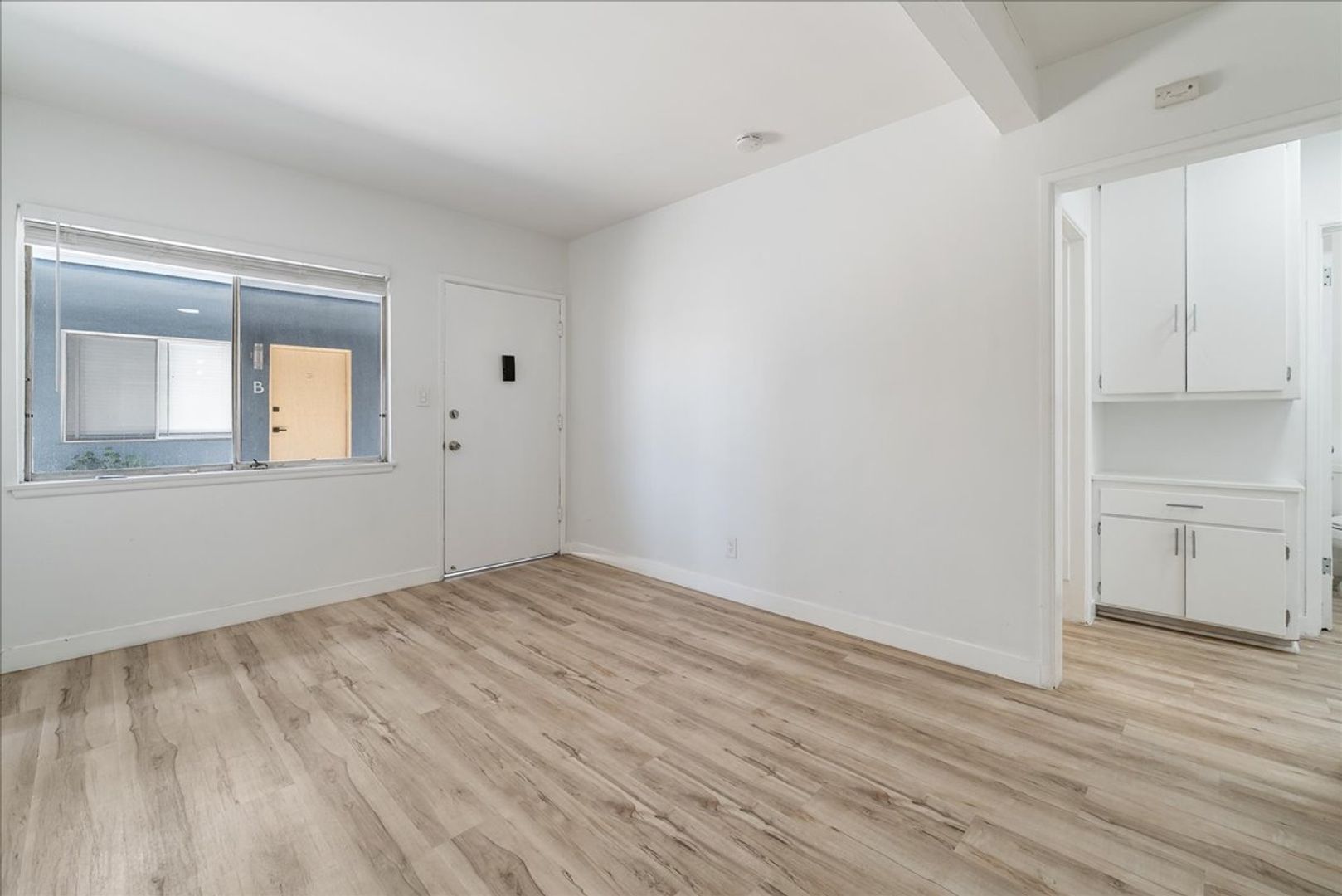 Hawthorne Condo: 12238 Grevillea Ave.
