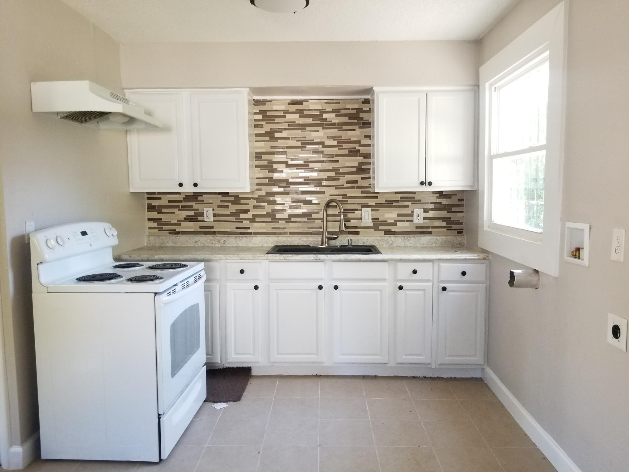 Kansas City House: 3918 Oakley Ave