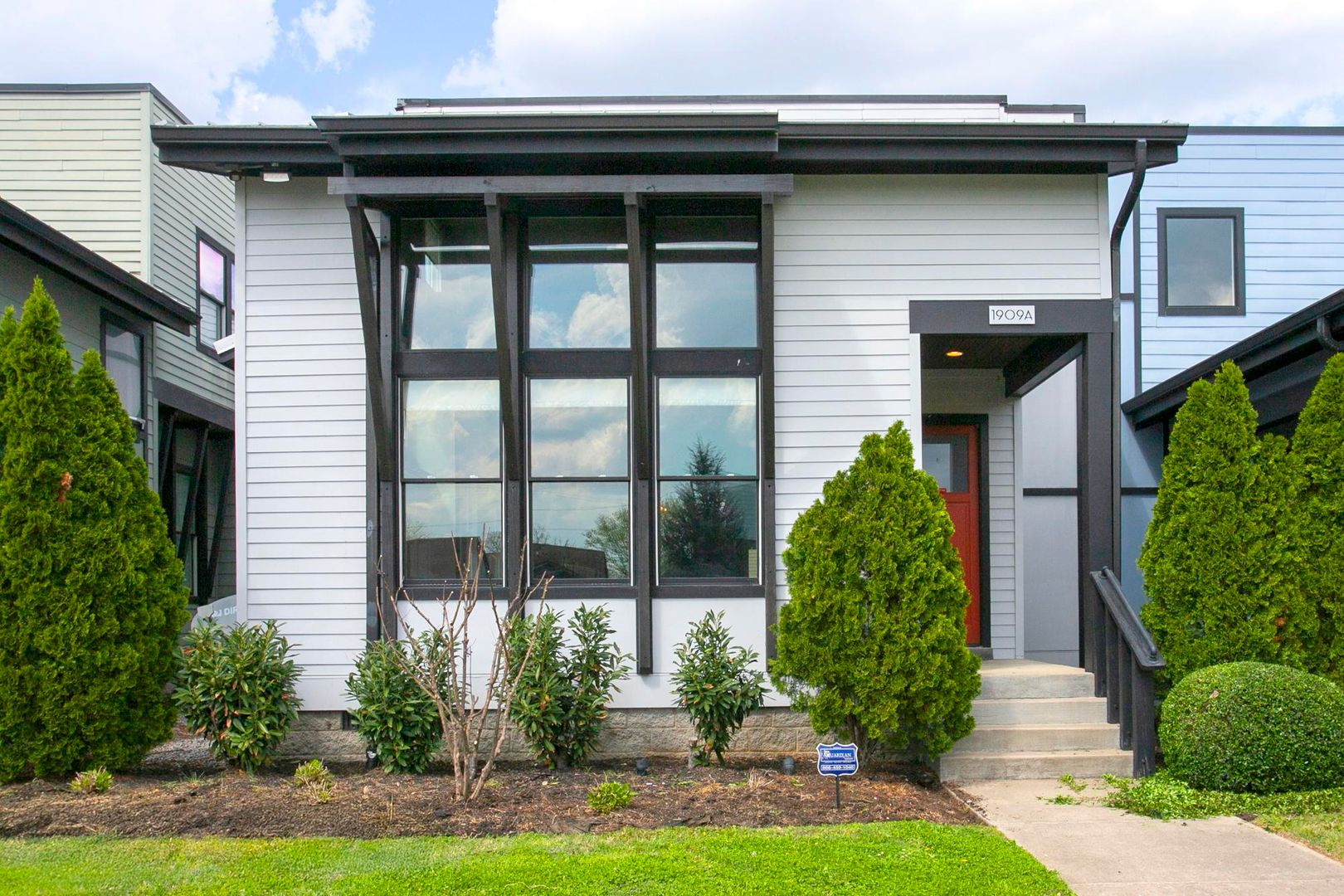 Nashville House: 1909A Truett Ave