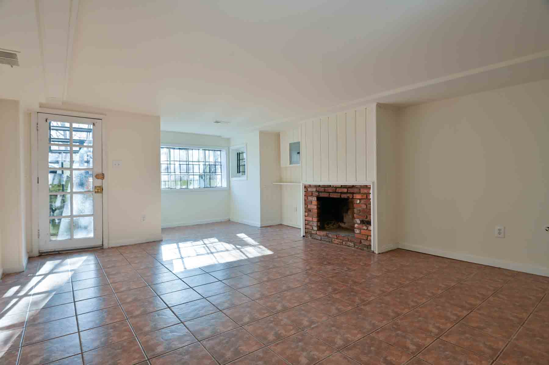 Washington Condo: 924 N Carolina Ave SE