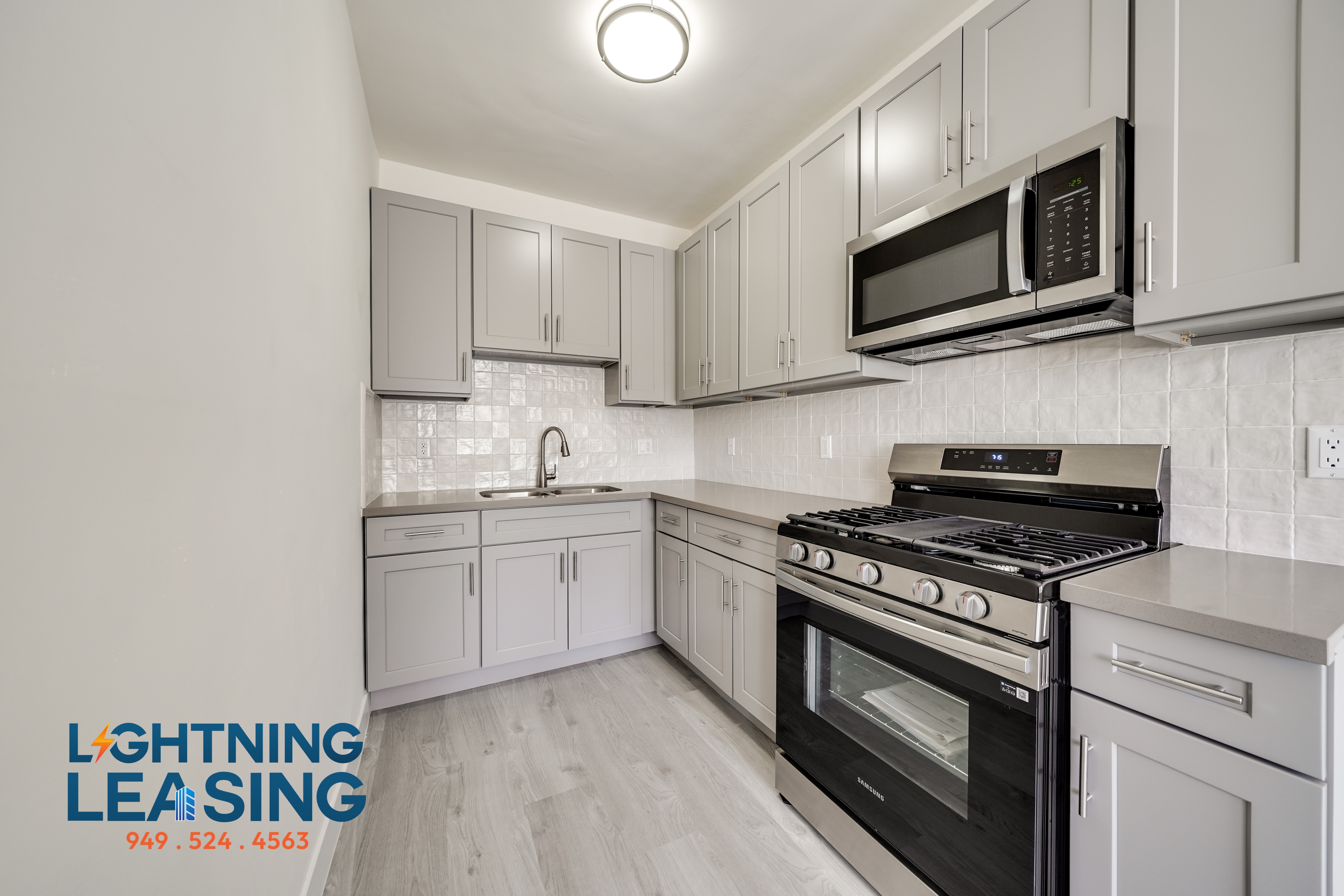 Los Angeles Condo: 420 1/2 N Coronado St