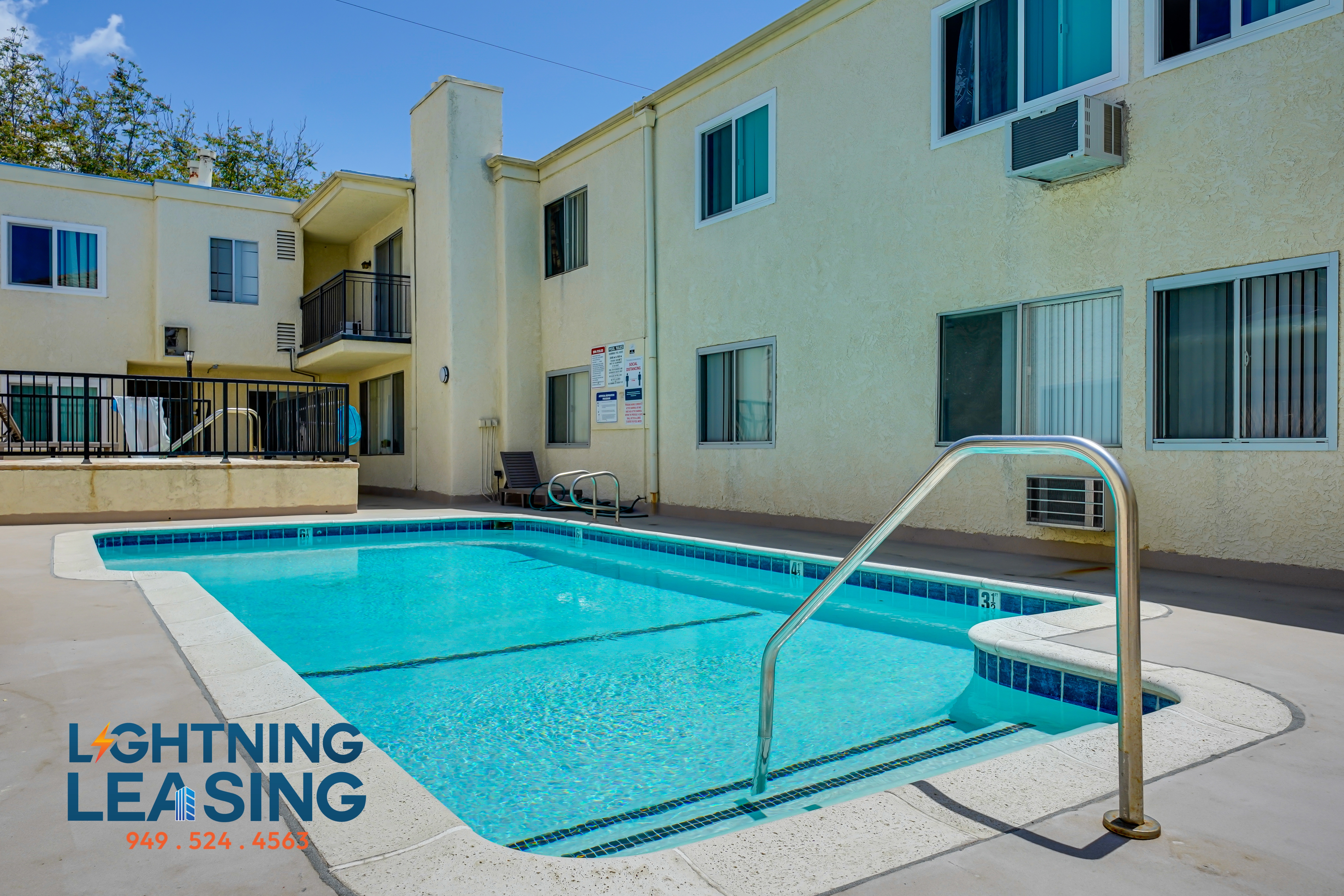 Tujunga Condo: 10250 Commerce St