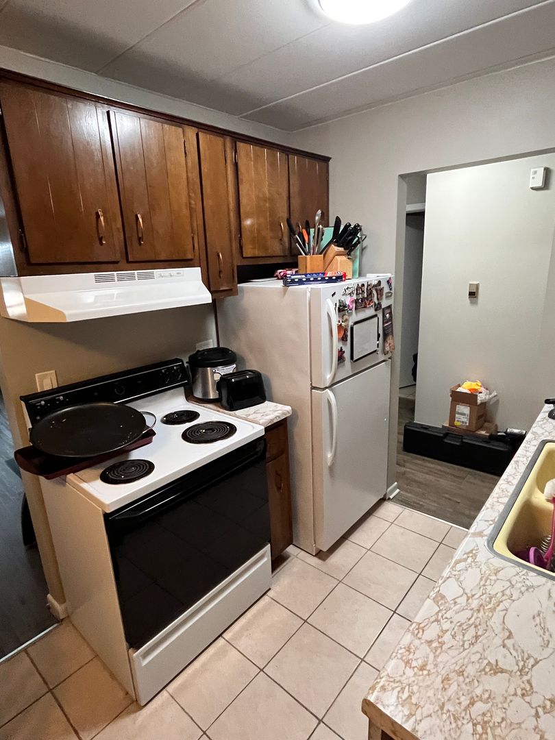 Downers Grove Apartment: 5107 Washington St