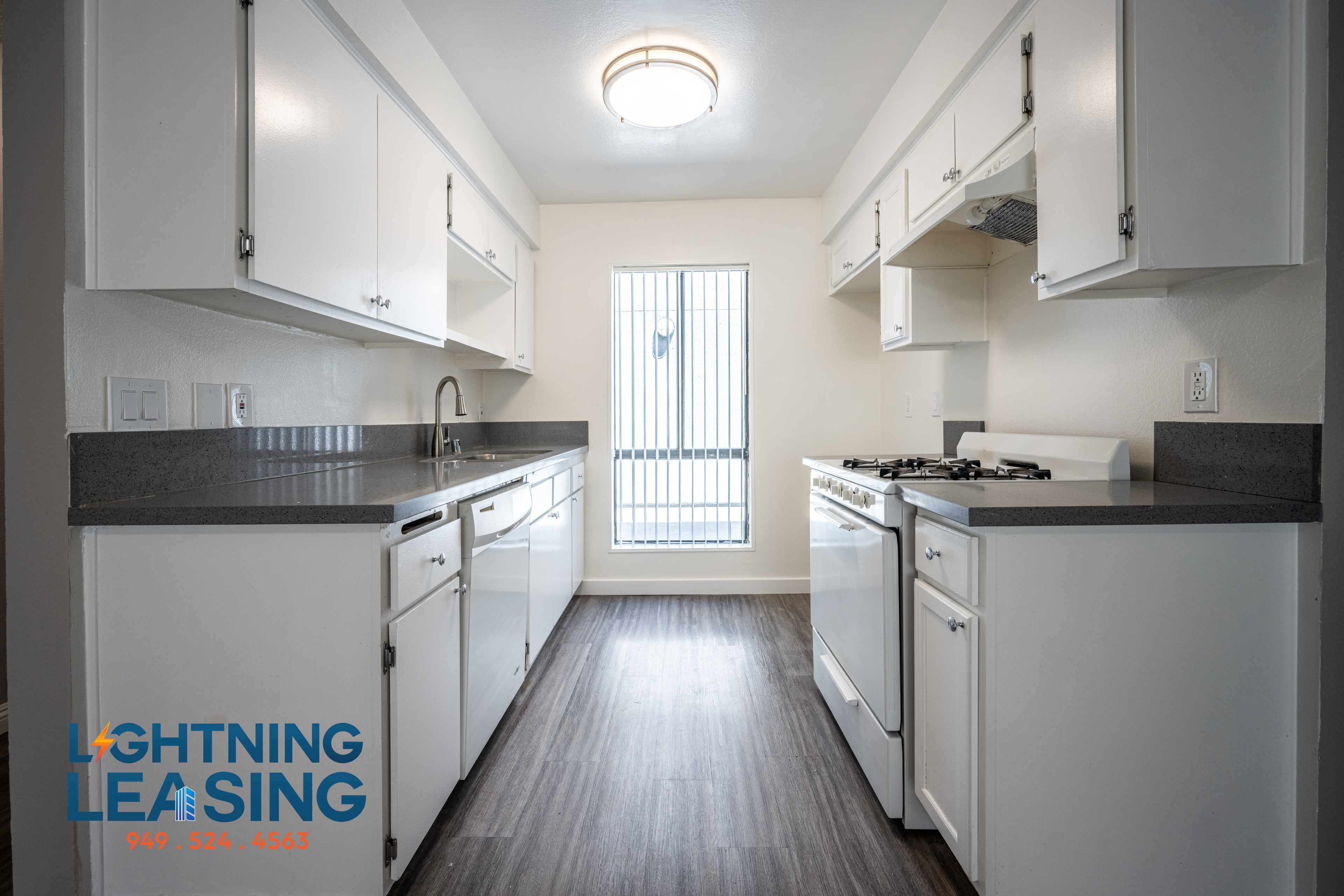 Van Nuys Condo: 14201 Victory Blvd