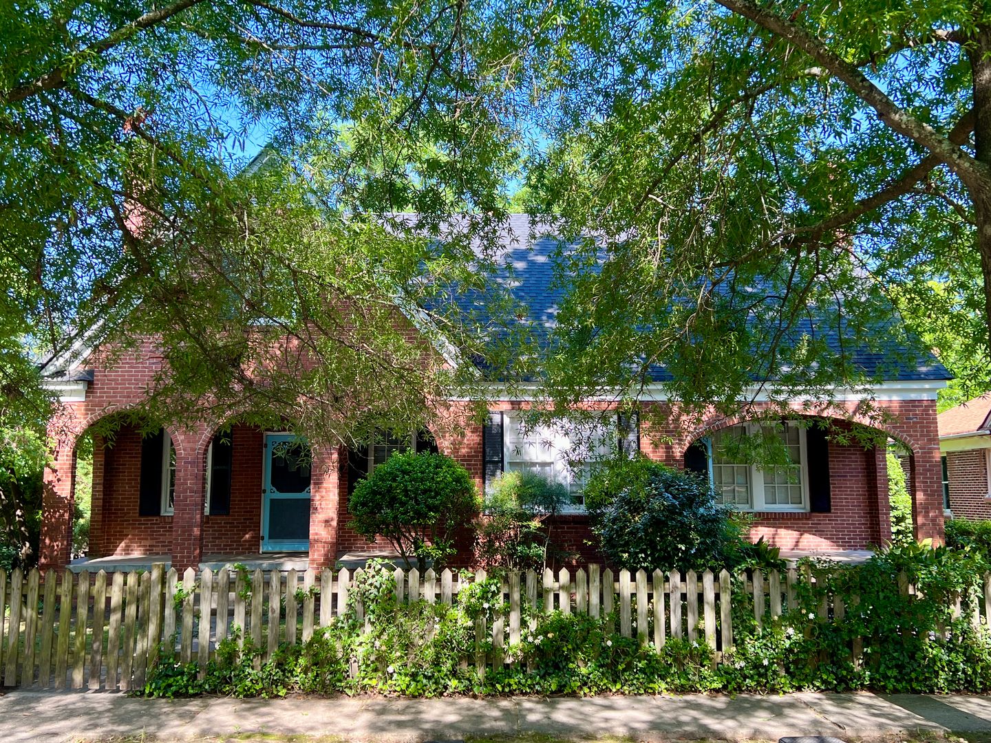 Columbia House: 1501 Fairview Drive