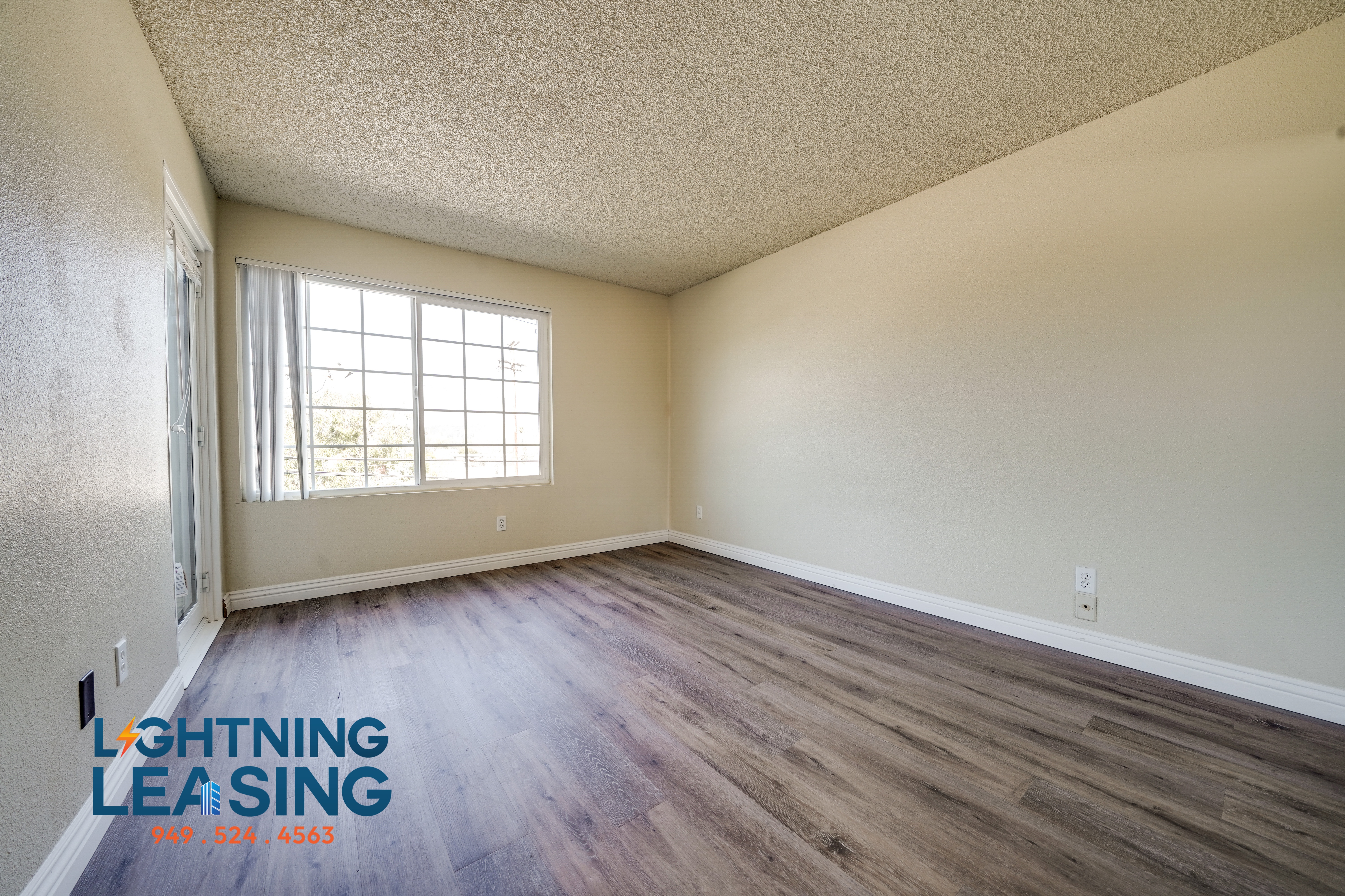 Los Anegles Condo: 2850 1/2 Riverside Dr