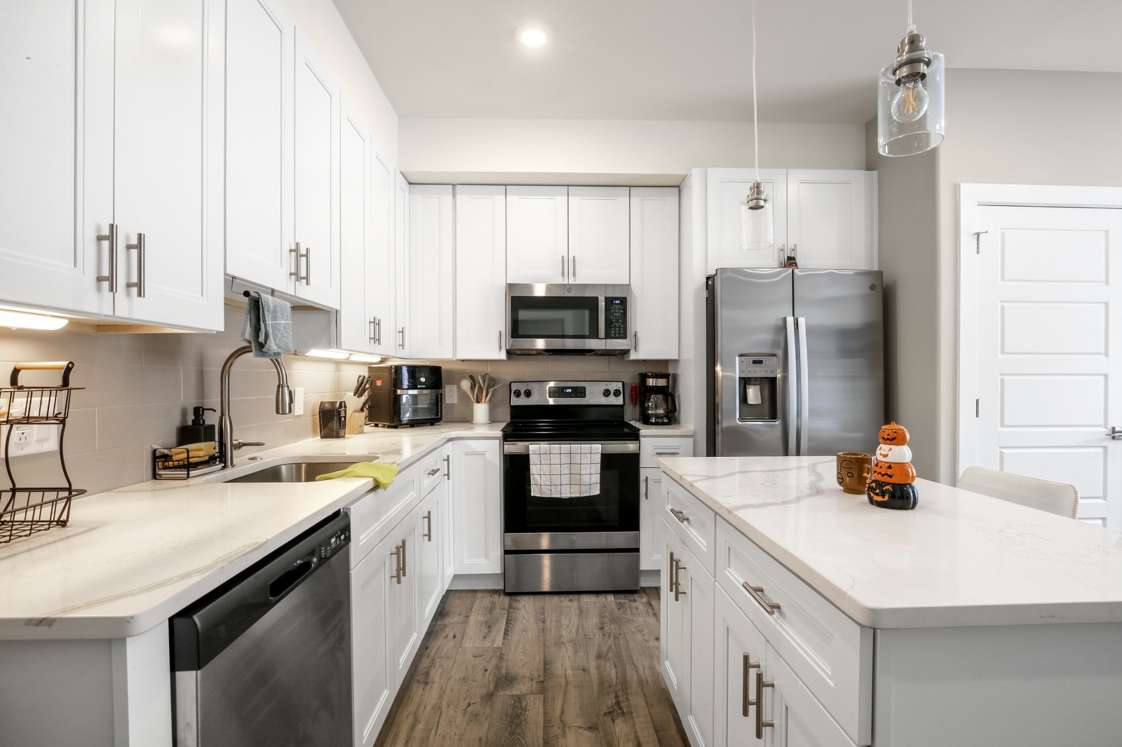 Philadelphia Apartment: 2209 N Broad St