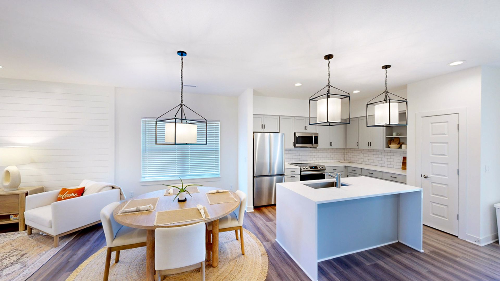 Spring Hill House: 19649 200th St