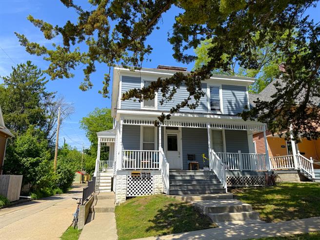 Iowa City House: 617 N Johnson St