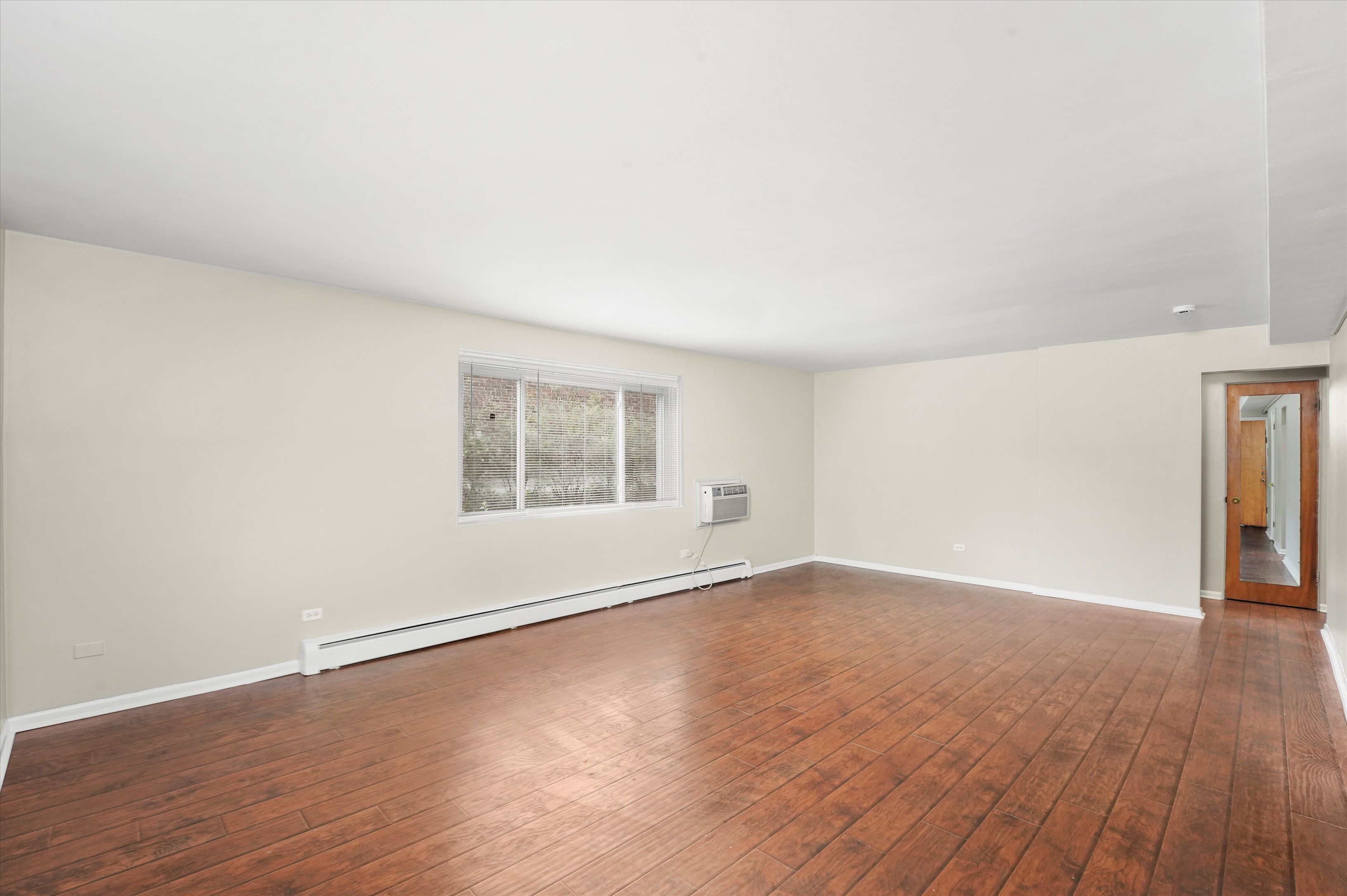 Evanston Condo: 200 S Blvd