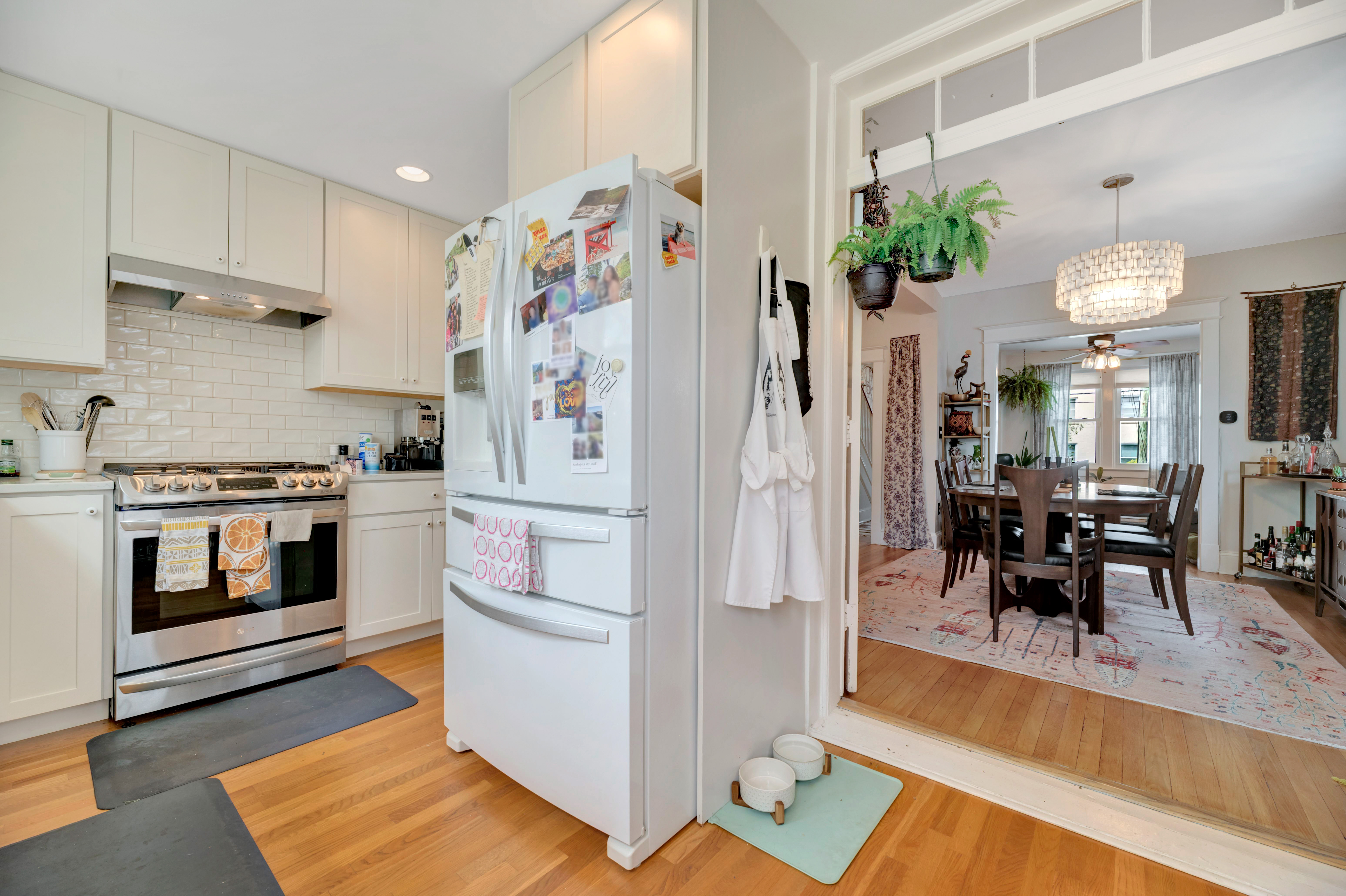 Washington House: 613 Girard St NE