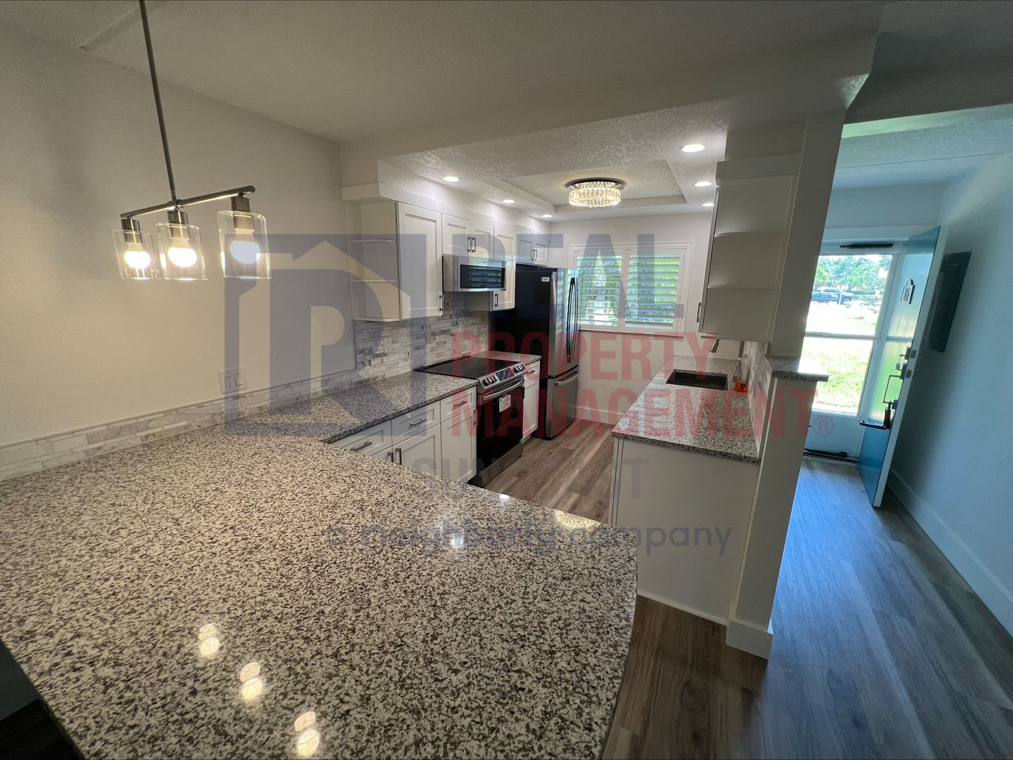 Venice House: 649 Tamiami Trl S