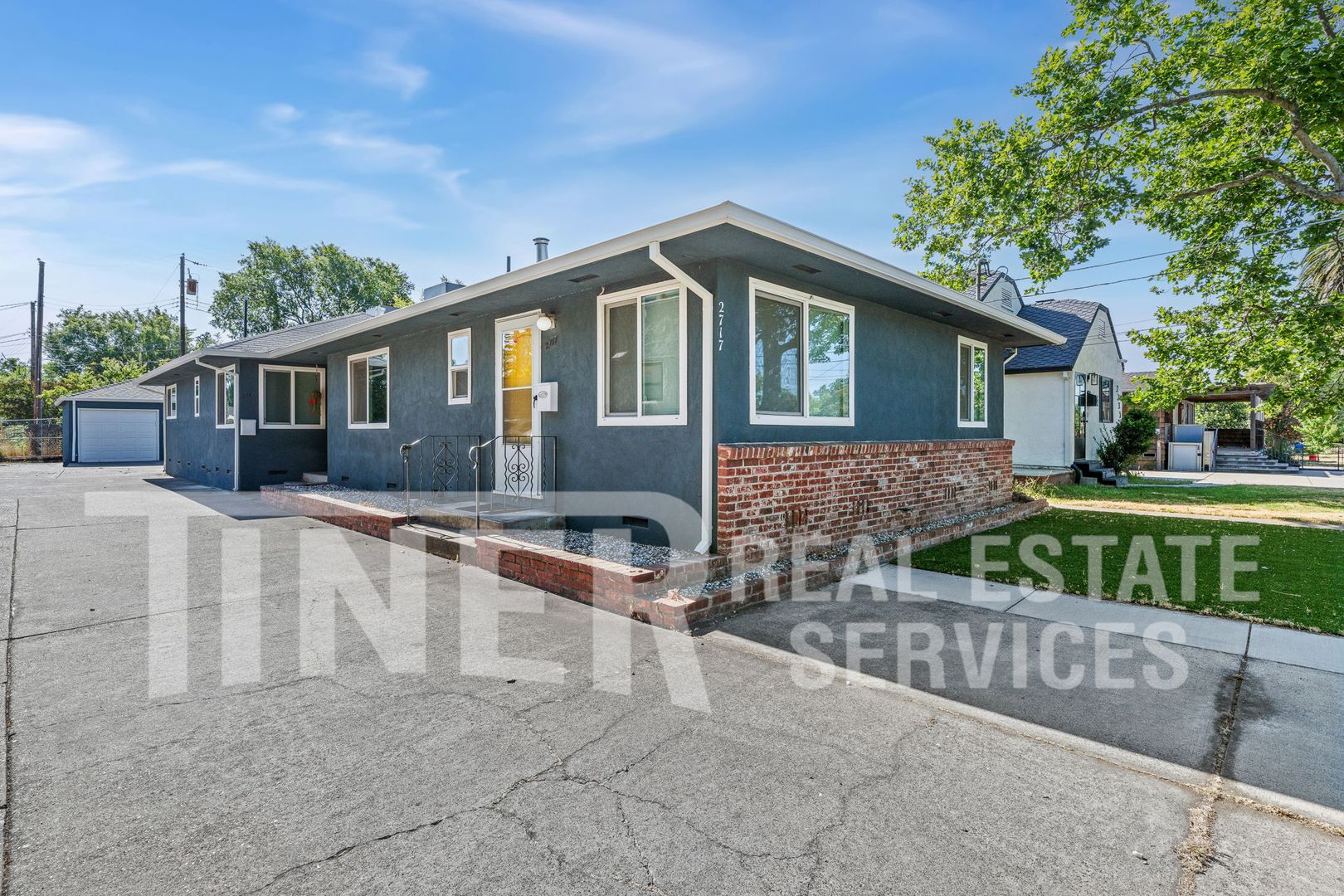 Sacramento House: 2717 59th St