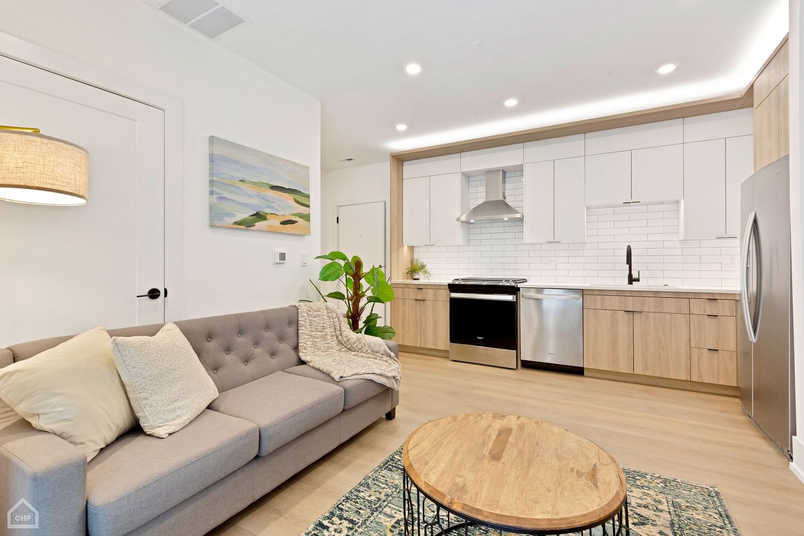 Chicago Apartment: 1613 W Belmont Ave