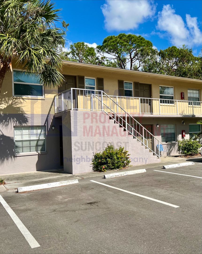 Sarasota House: 2421 8th Street