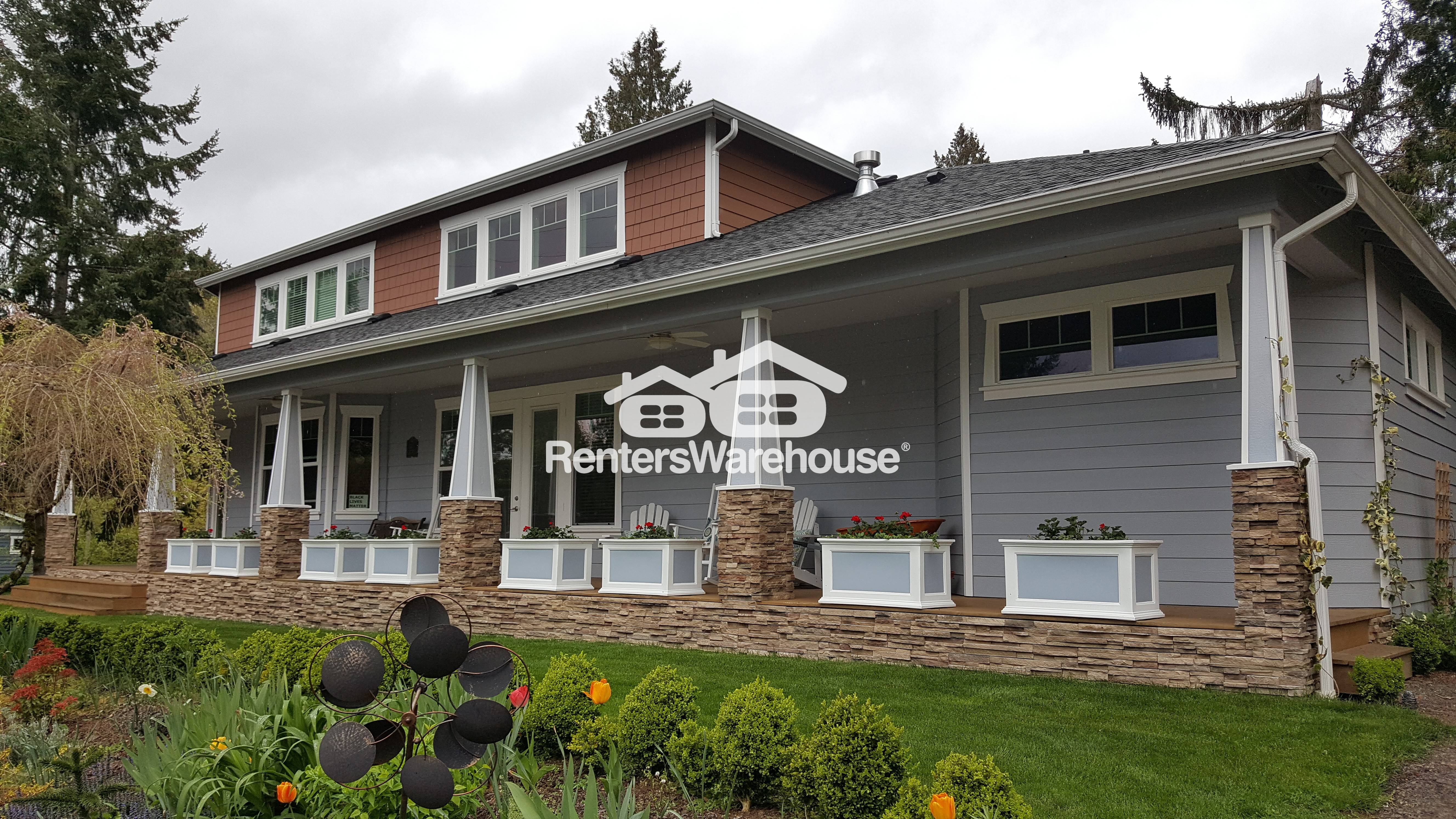 Redmond House: 9910 163rd Ave NE