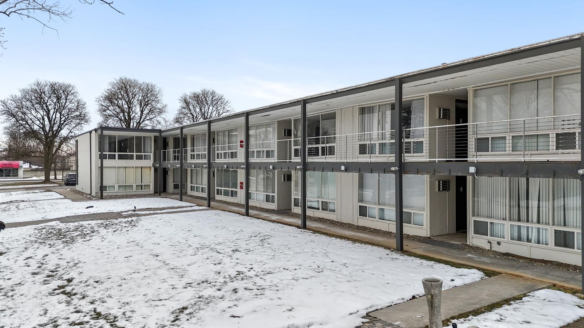 Royal Oak Apartment: 3415 Fairmont Rd