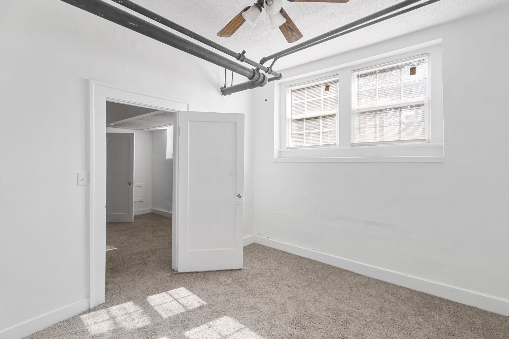 Indianapolis Apartment: 5730 E Washington St