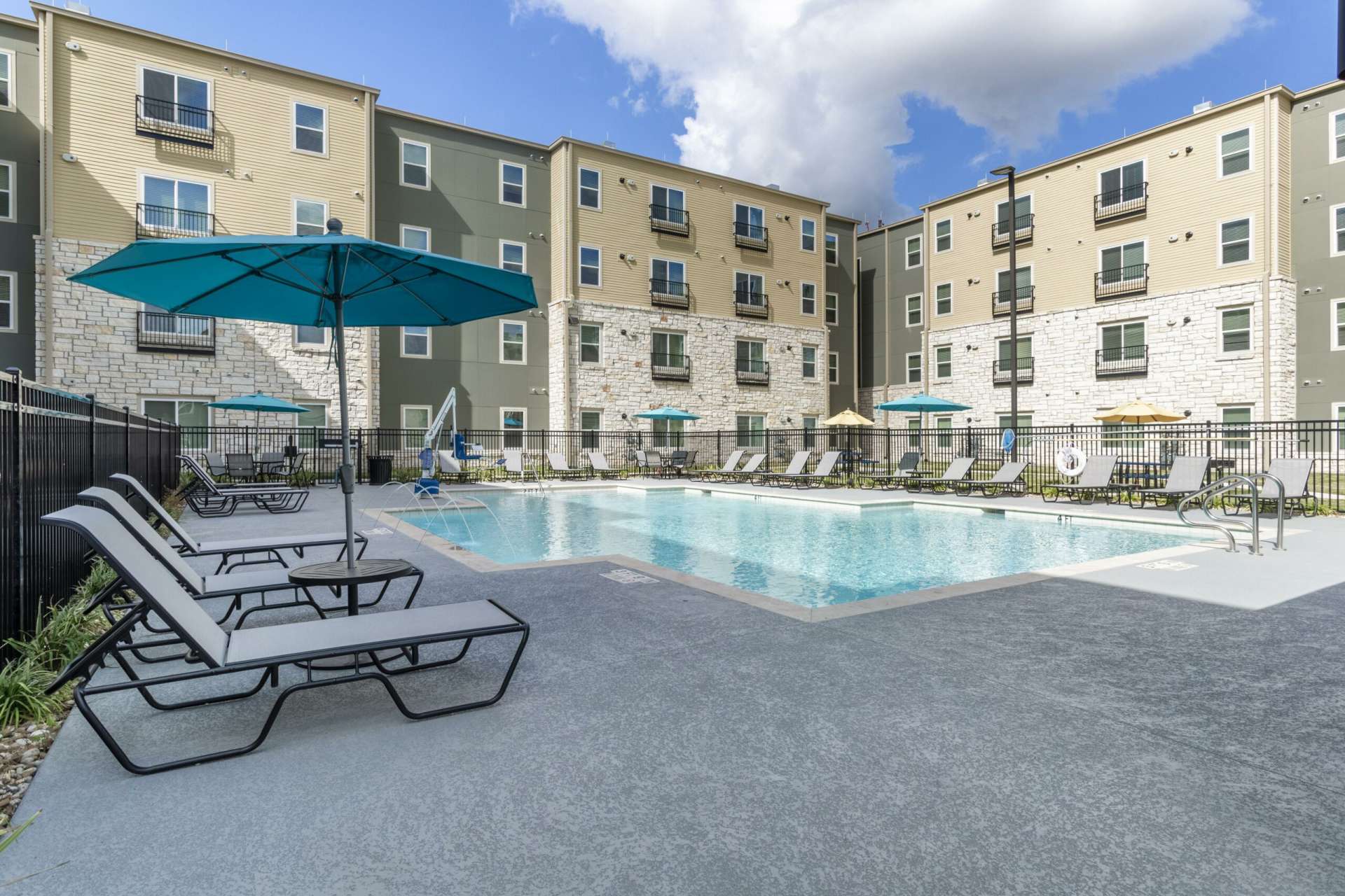 Austin Condo: 9200 Cameron Rd