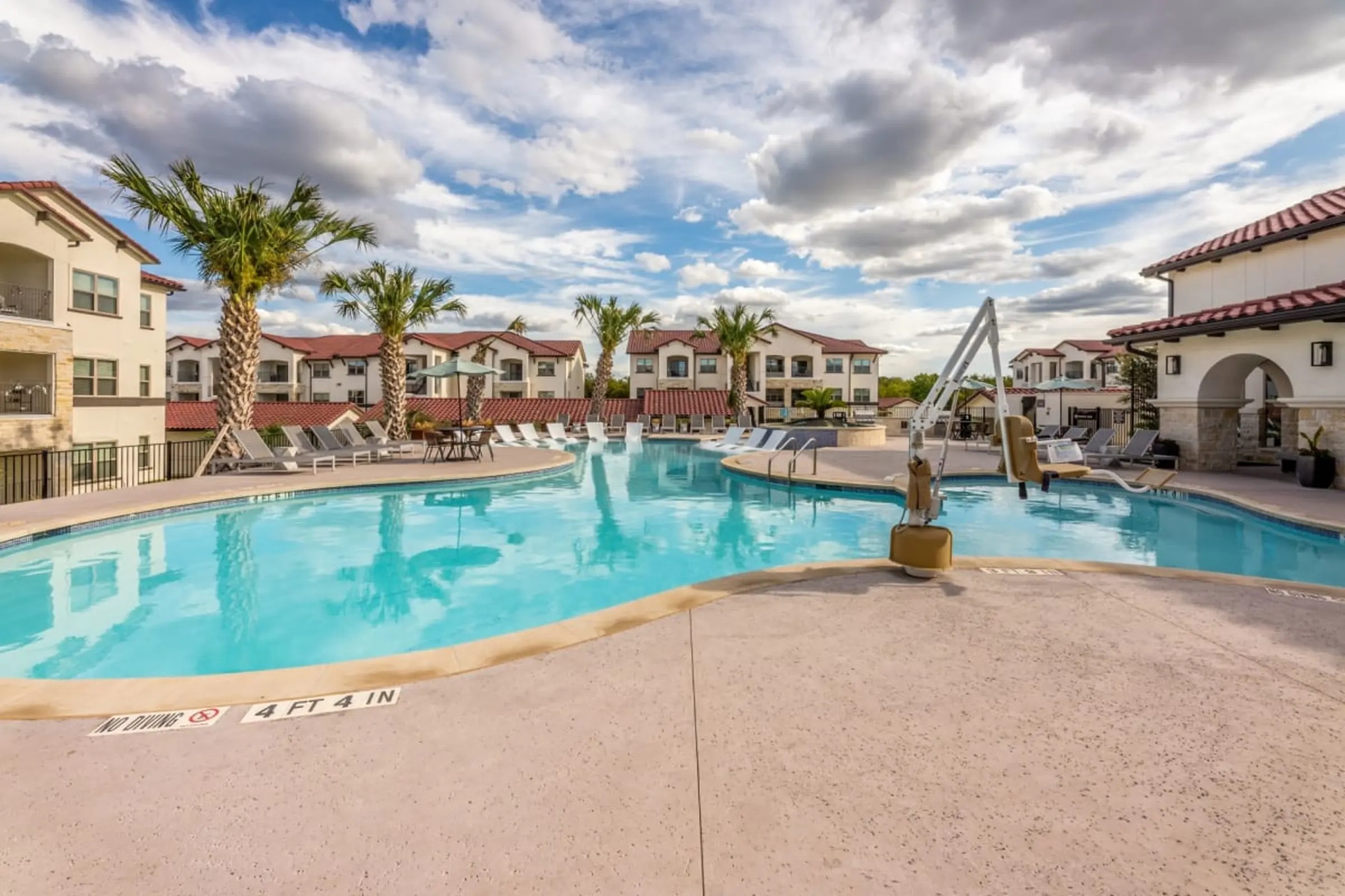 Austin Condo: 1624 Edgeworth Bend