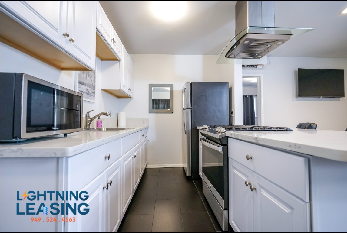 Venice Condo: 240 3rd Ave