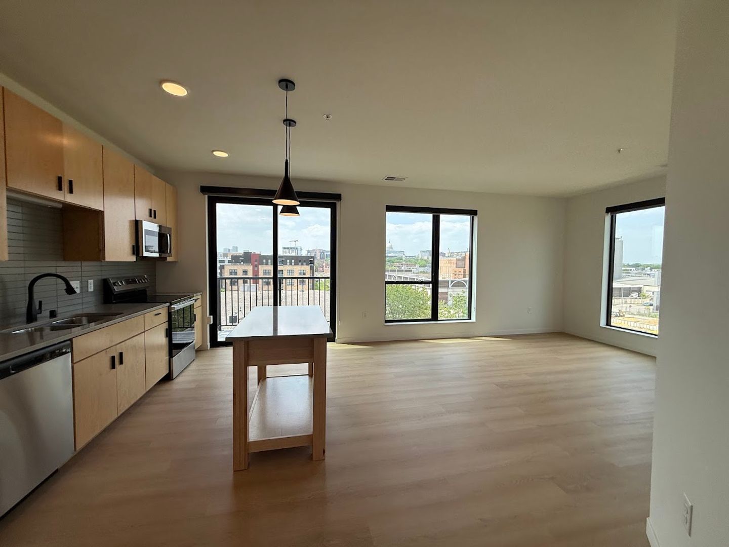 Madison Apartment: 306 S Paterson St