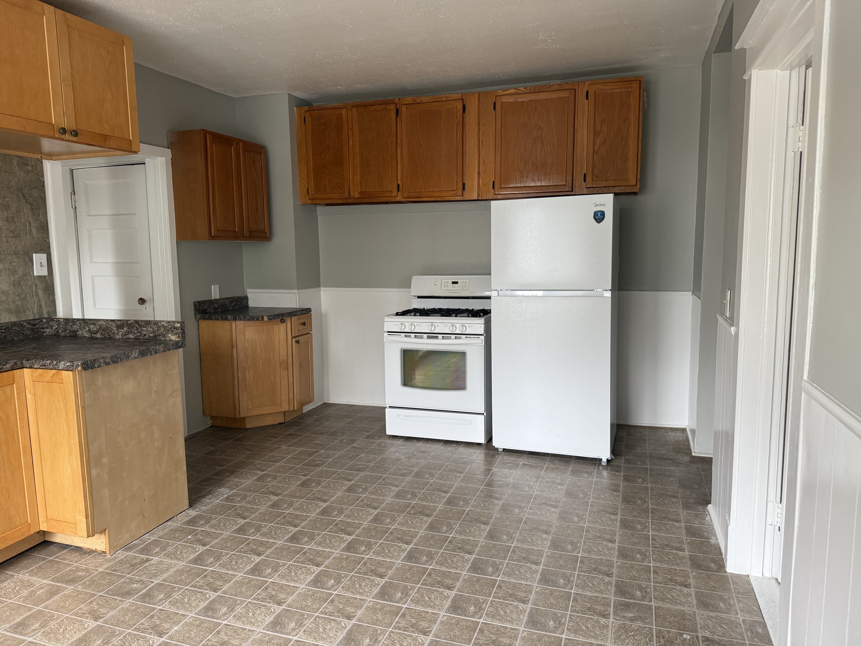 New Britain Condo: 72 Clinton St