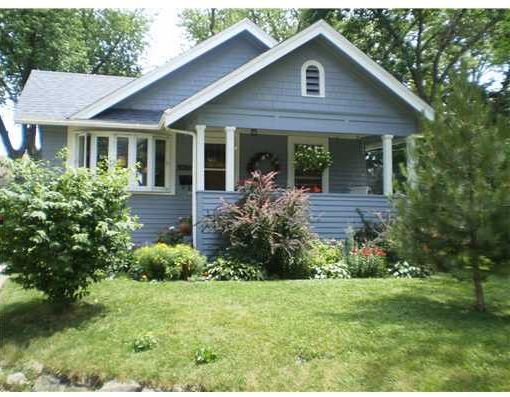 Cedar Rapids House: 2417 E Ave NE