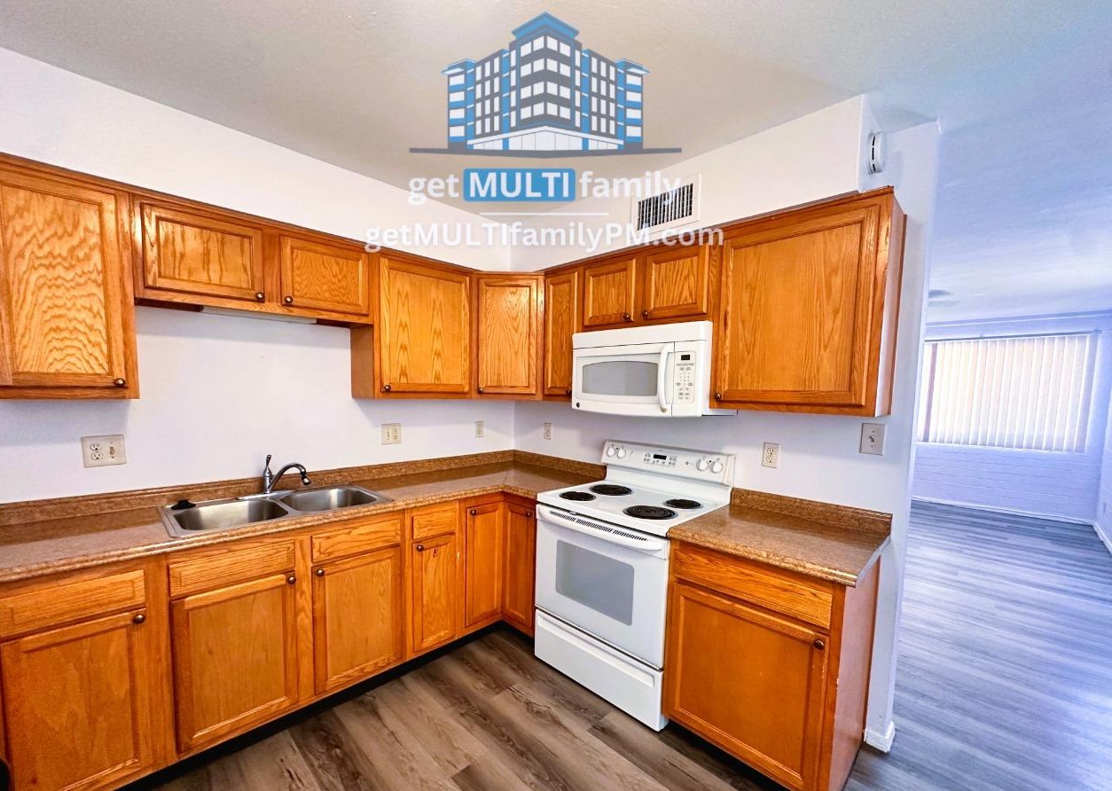 Phoenix Condo: 10034 North 18th Ave