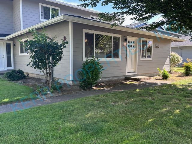 Gresham Condo: 3142 NE 16th St