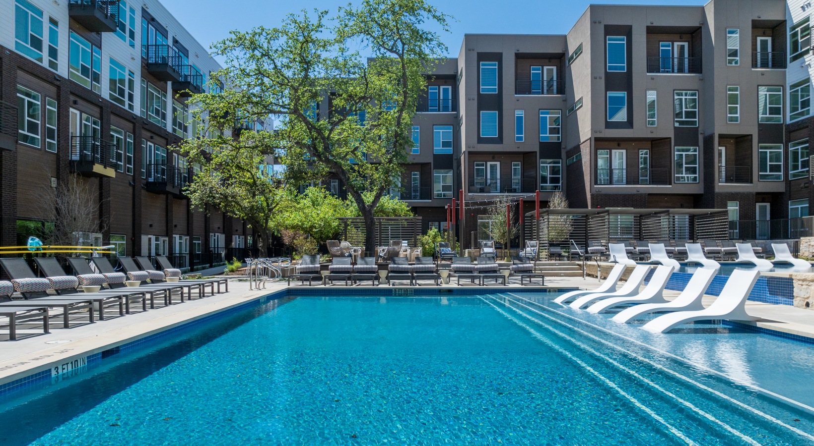 Austin Condo: 10301 Metropolitan Dr