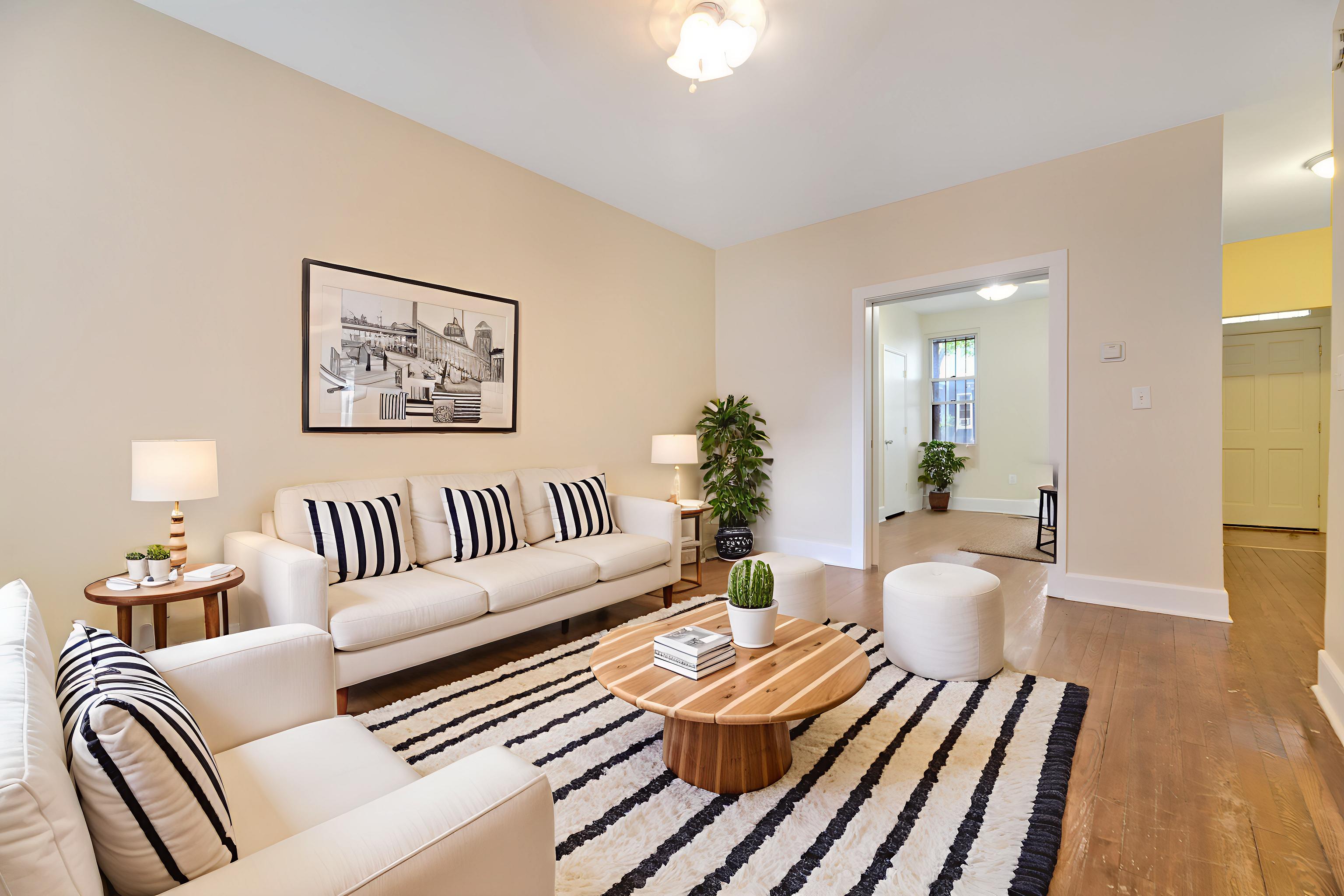 Washington House: 618 Columbia Rd NW