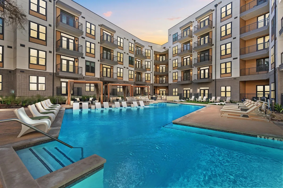 Austin Condo: 6800 Burnet Rd