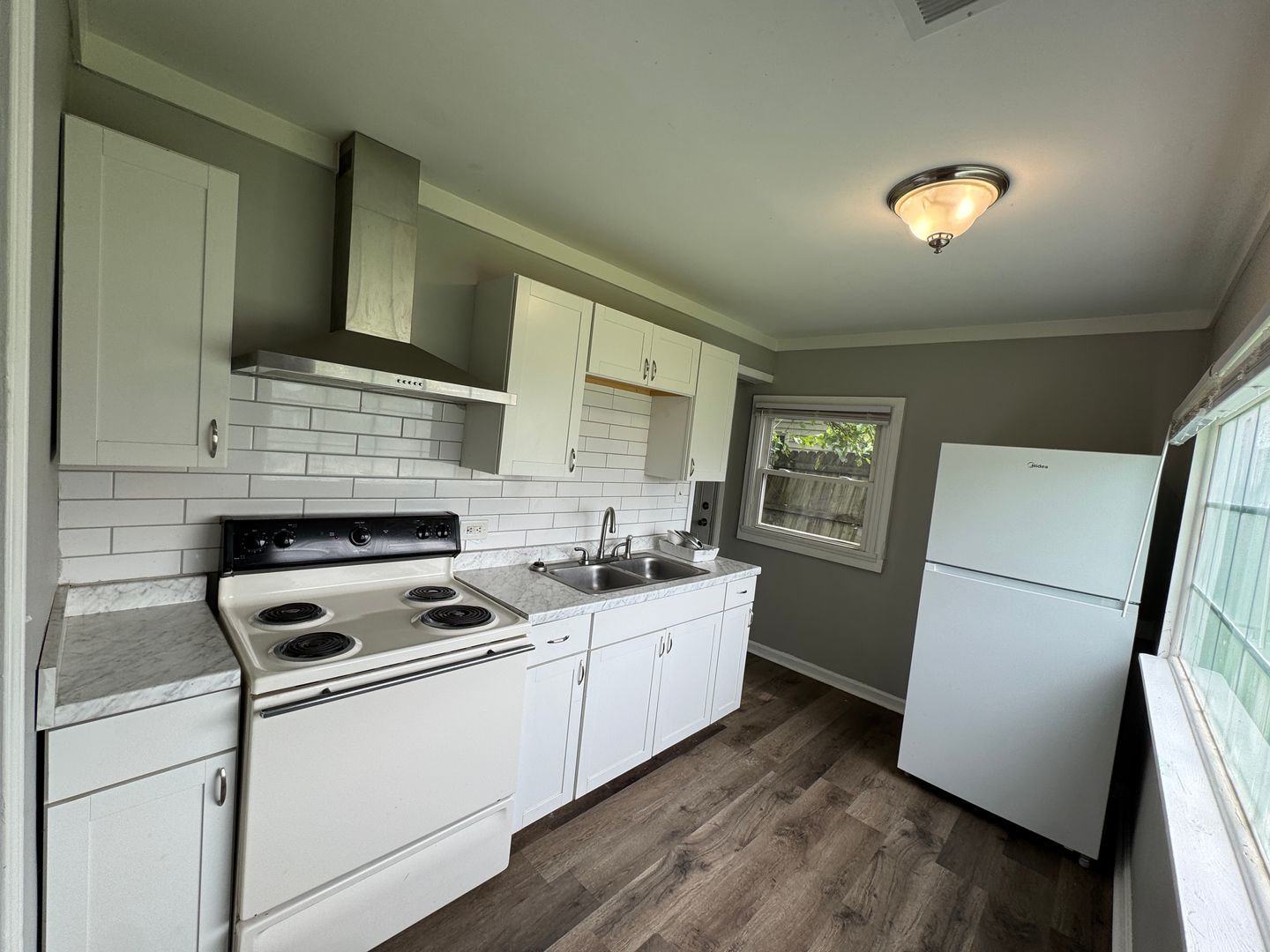 Lexington House: 1038 Marcellus Drive (Z1)