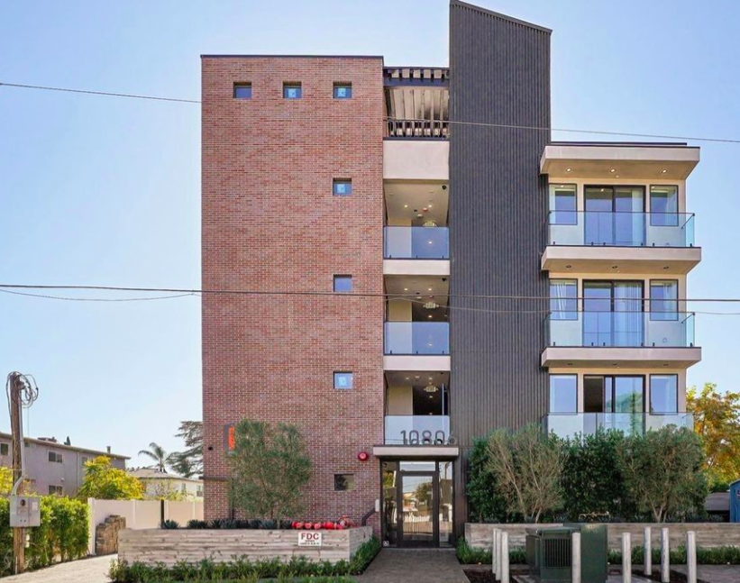 North Hollywood Condo: 10806 Blix St