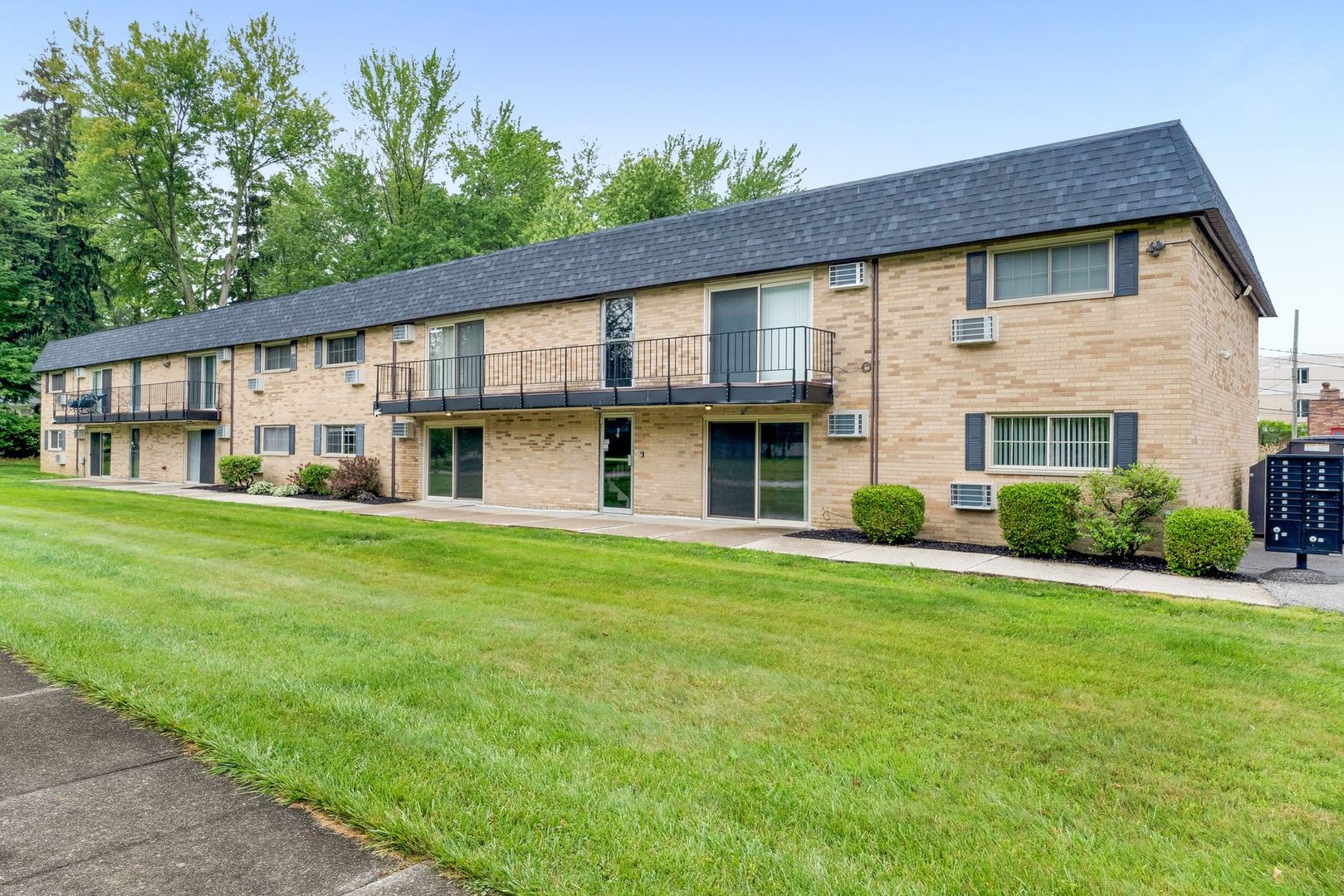 Westlake Condo: 24325 Detroit Rd -  B