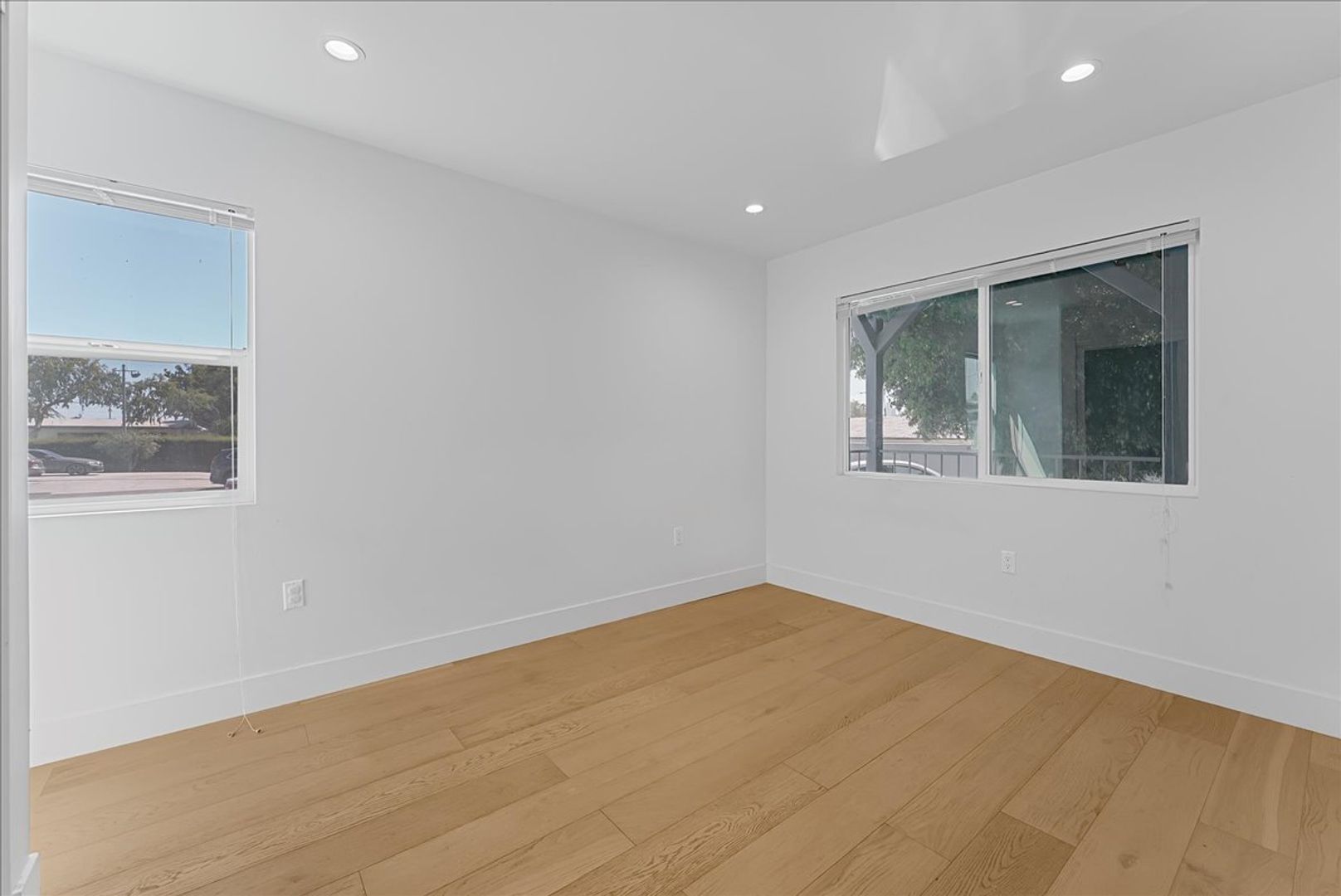 Los Angeles Apartment: 2736 Pomeroy Ave