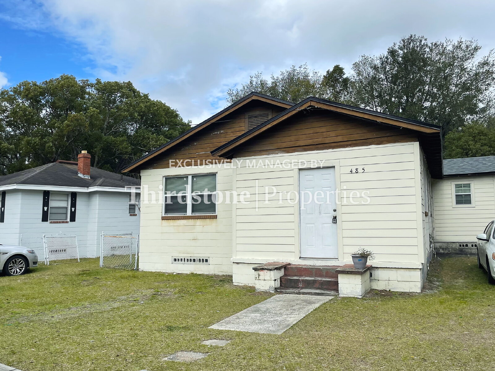 Jacksonville House: 485 East 44th St