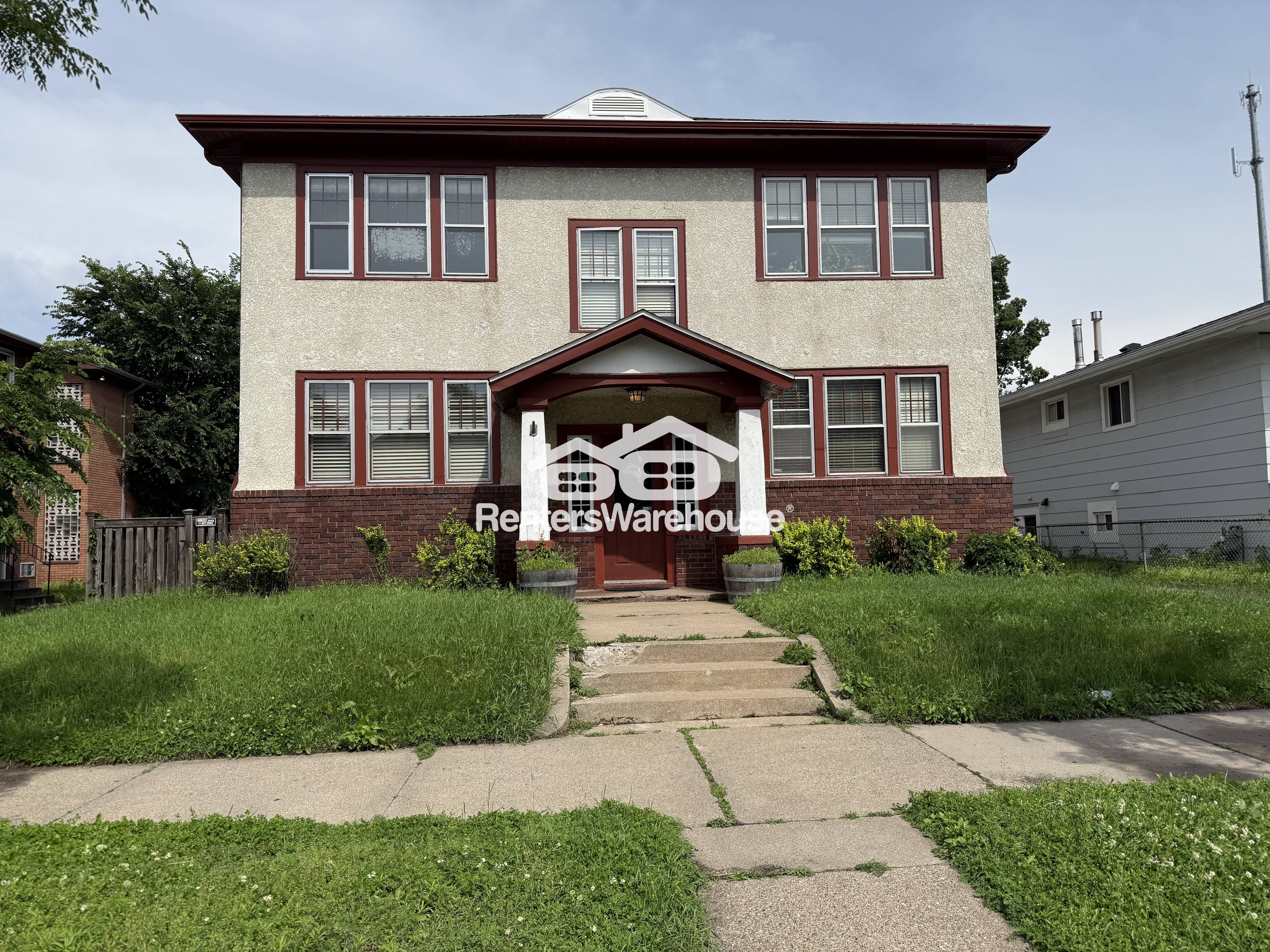 Minneapolis Townhome: 2821 Portland Ave S Apt 3