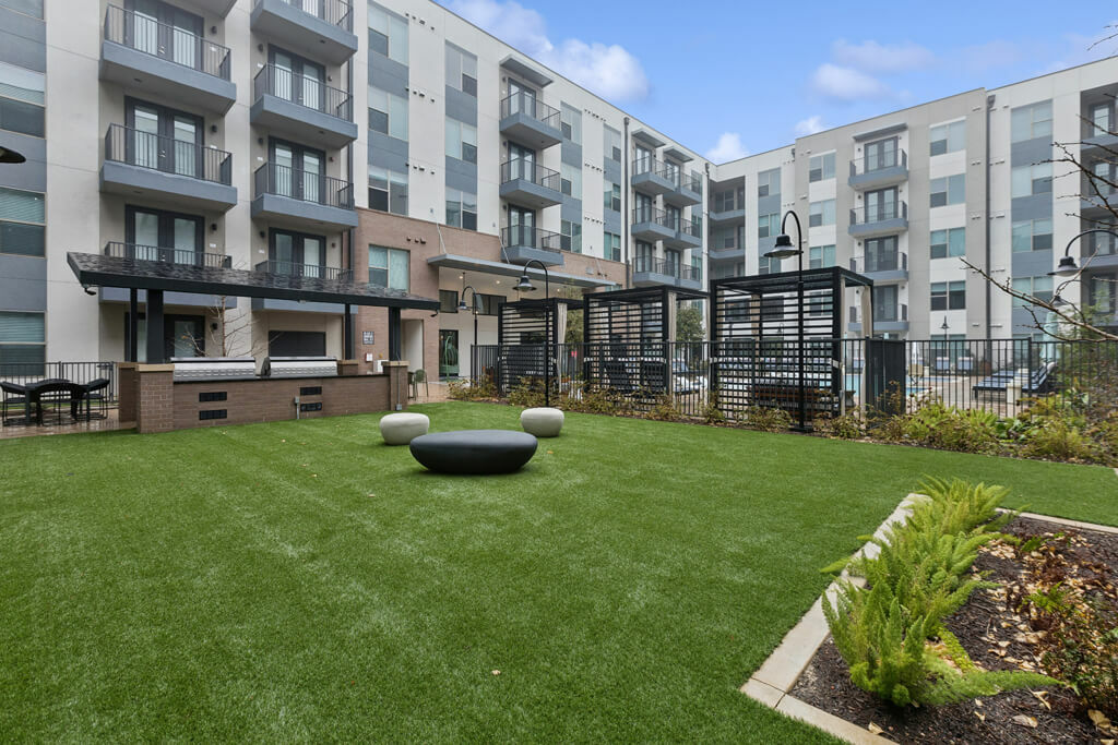 Austin Condo: 9101 Metric Blvd