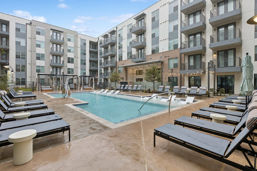 Austin Condo: 9101 Metric Blvd