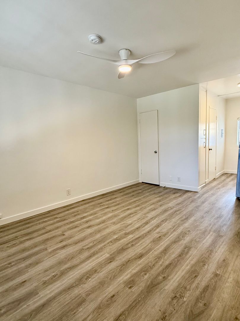 Los Angeles Apartment: 11511 Rochester Ave