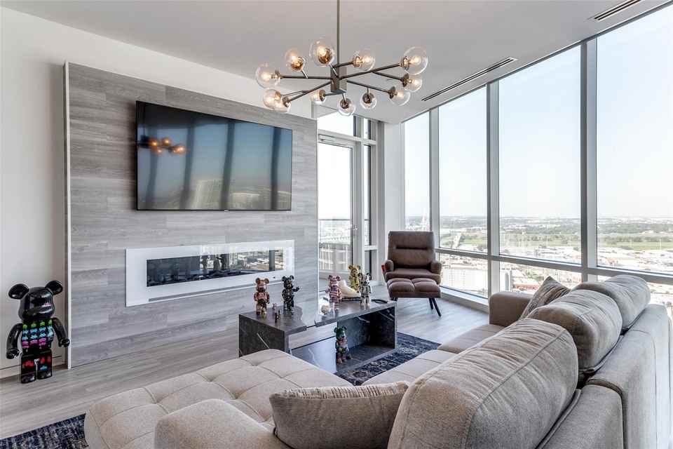 Dallas Condo: 2430 Victory Park Lane