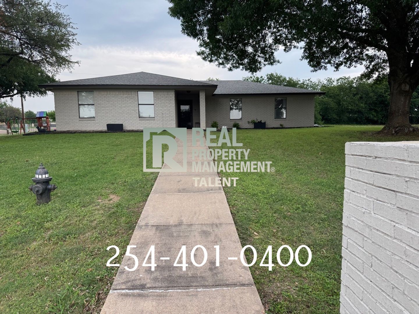 Lorena House: 117 Moses Manor Drive