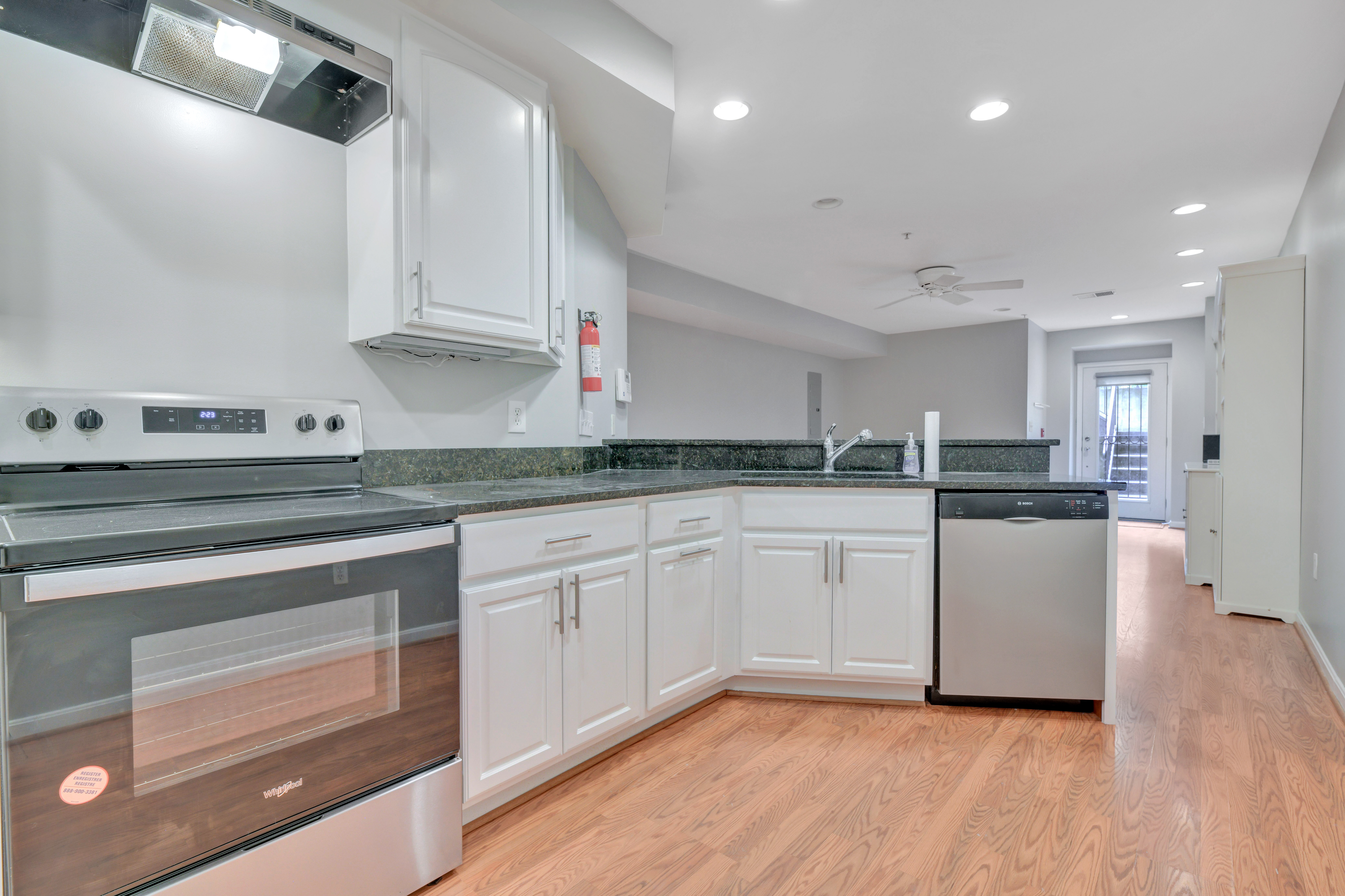 Washington Condo: 1360 Kenyon St NW