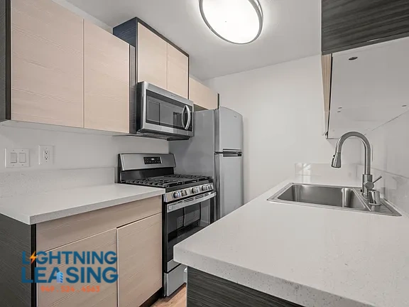 Santa Monica Condo: 3111 4th St