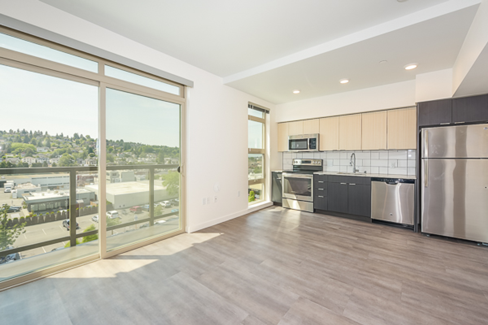 Seattle Apartment: 3200 16th Ave W